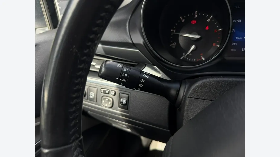 TOYOTA Avensis -
