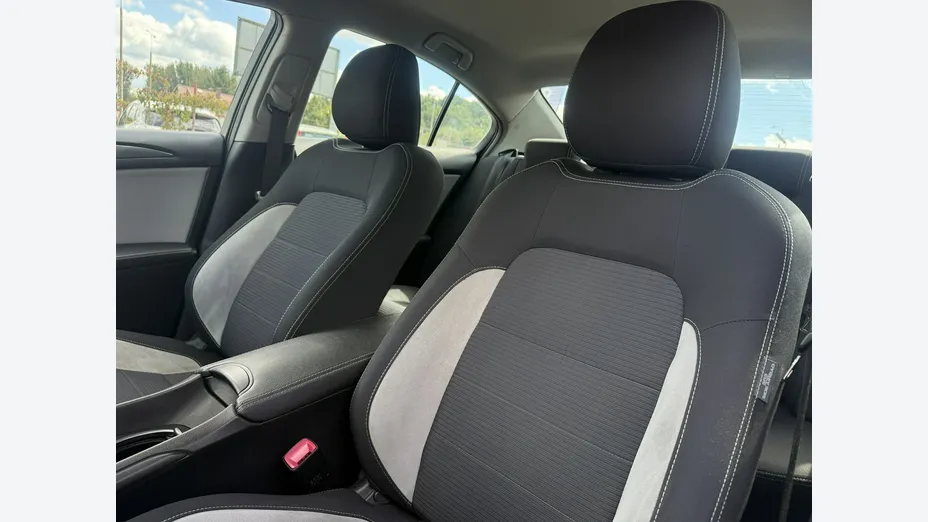 TOYOTA Avensis -