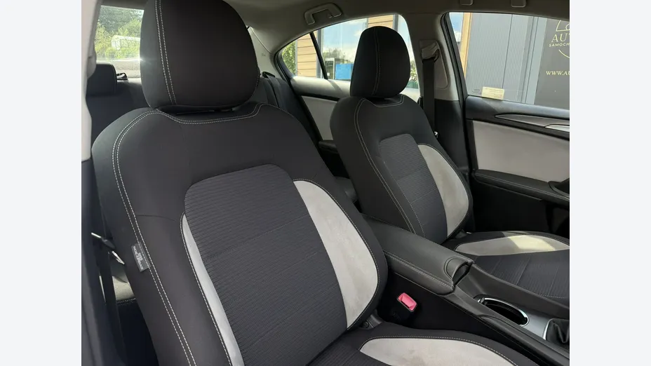 TOYOTA Avensis -