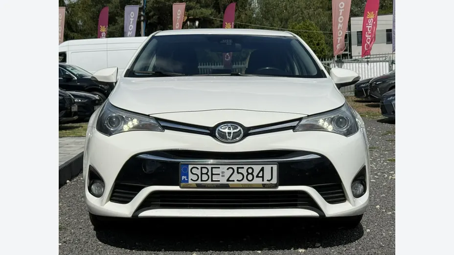 TOYOTA Avensis -