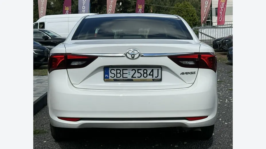 TOYOTA Avensis -