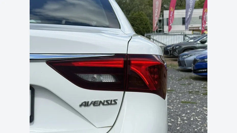 TOYOTA Avensis -