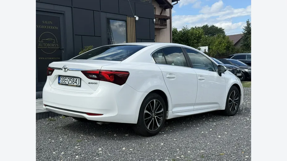 TOYOTA Avensis -