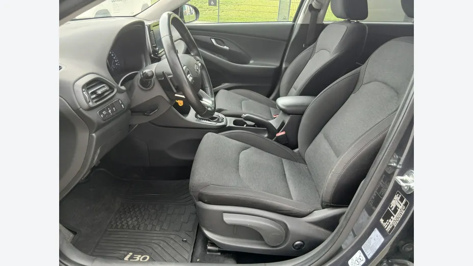 HYUNDAI i30 -