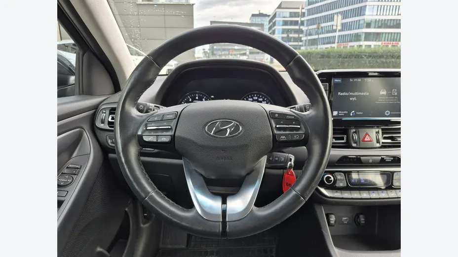 HYUNDAI i30 -