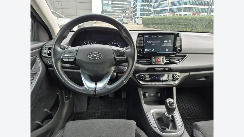 HYUNDAI i30 -