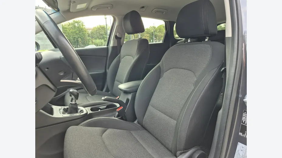 HYUNDAI i30 -