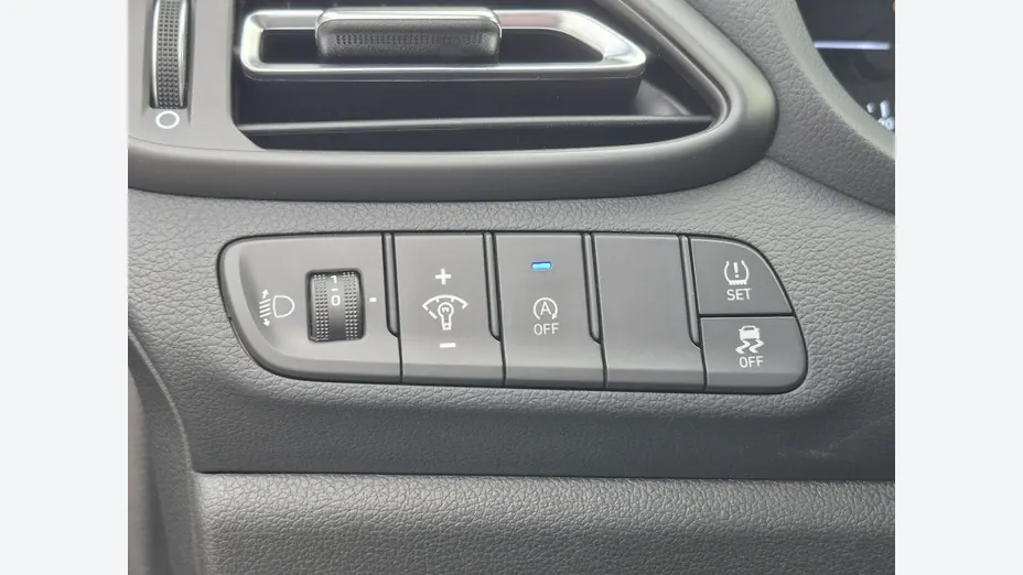 HYUNDAI i30 -