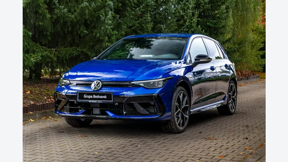 VOLKSWAGEN Golf -