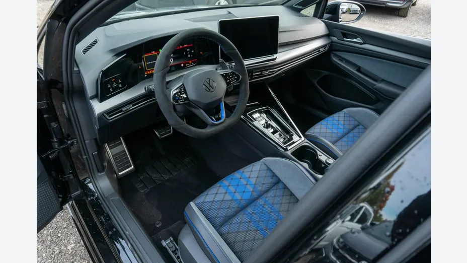 VOLKSWAGEN Golf -