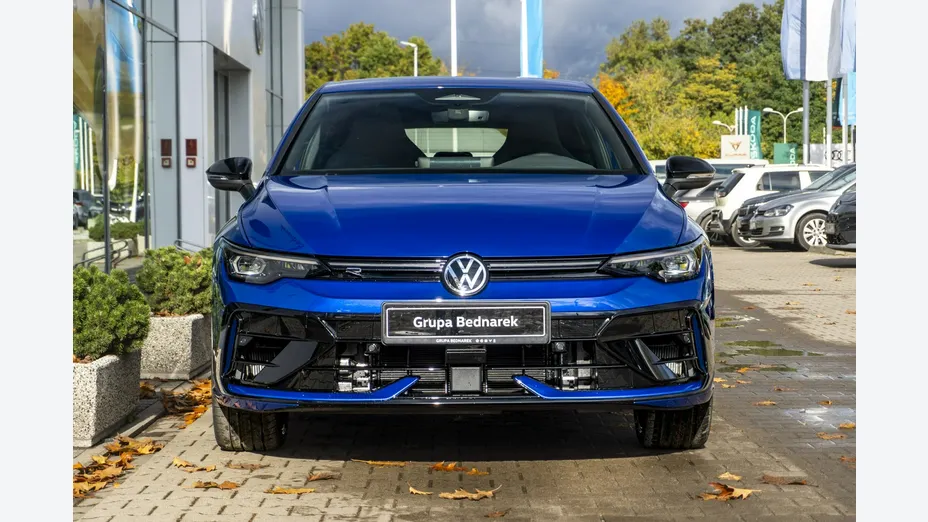 VOLKSWAGEN Golf -