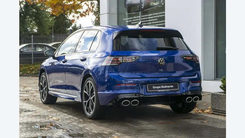 VOLKSWAGEN Golf -