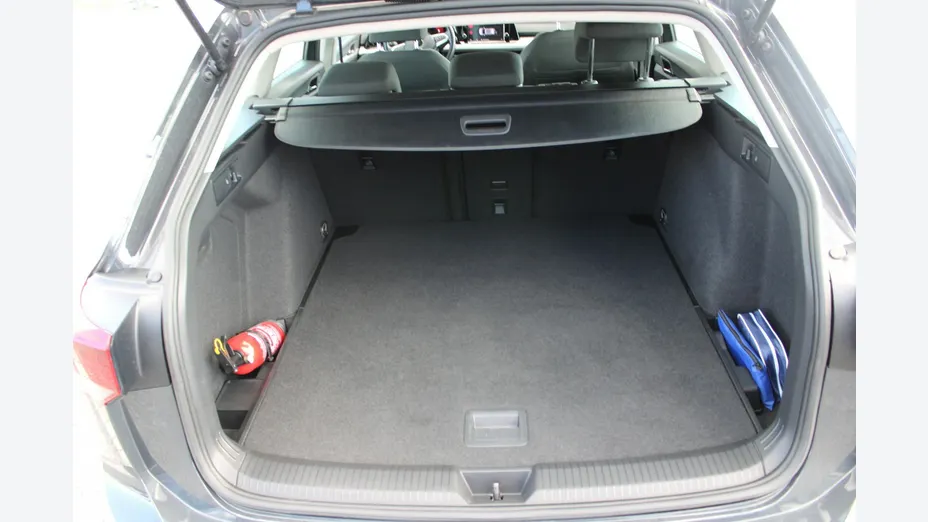 VOLKSWAGEN Golf -