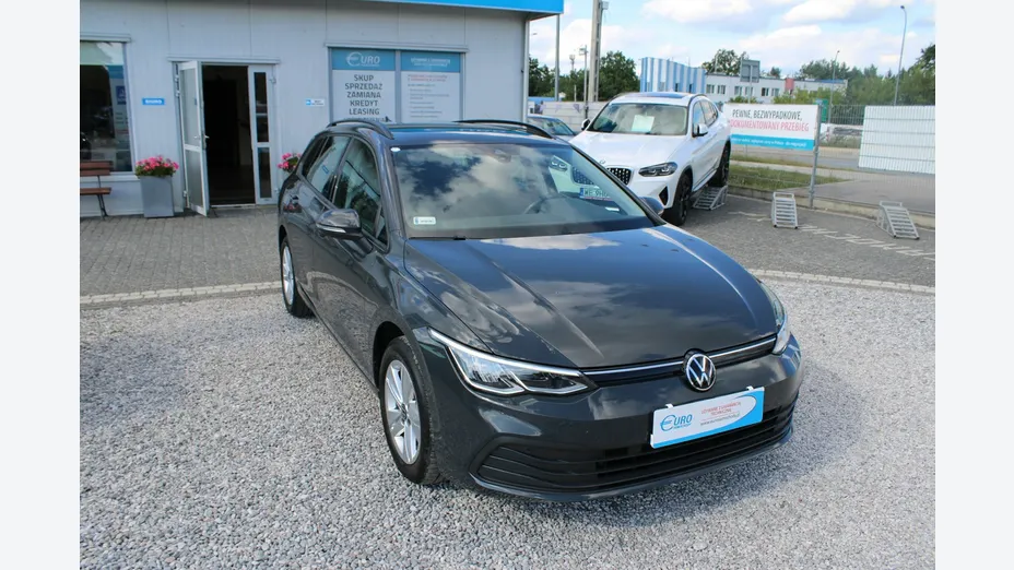 VOLKSWAGEN Golf -