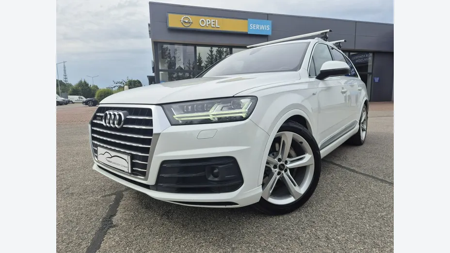 AUDI Q7 -
