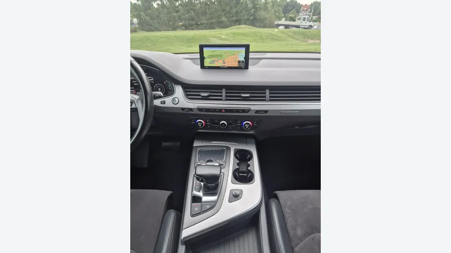 AUDI Q7 -