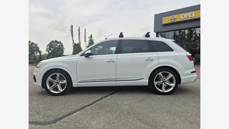 AUDI Q7 -