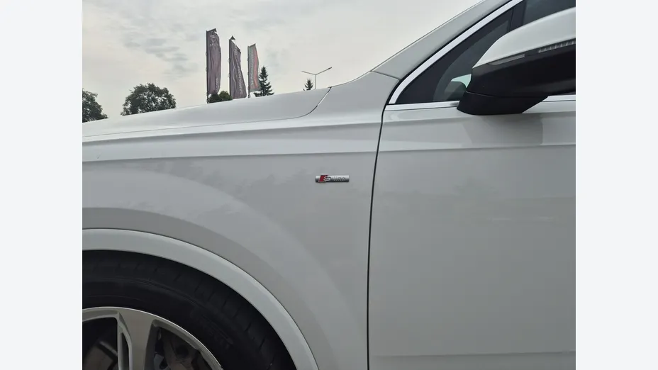 AUDI Q7 -