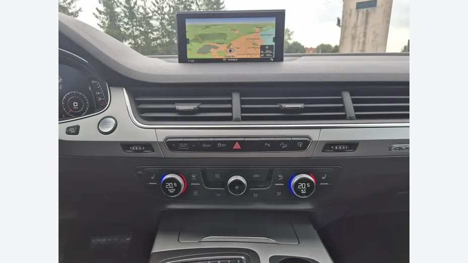 AUDI Q7 -