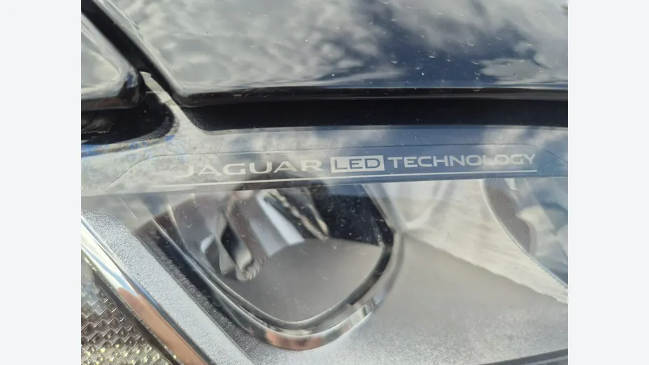 JAGUAR XF -