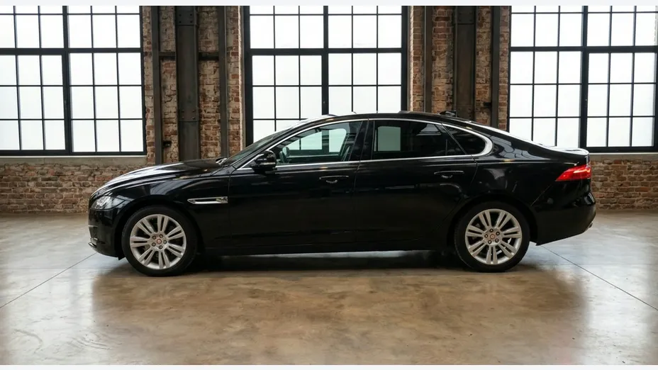 JAGUAR XF -