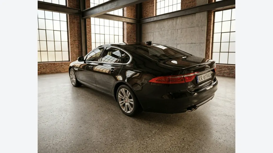 JAGUAR XF -
