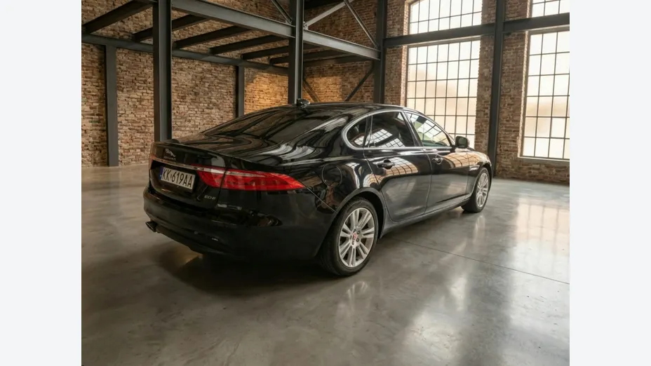 JAGUAR XF -