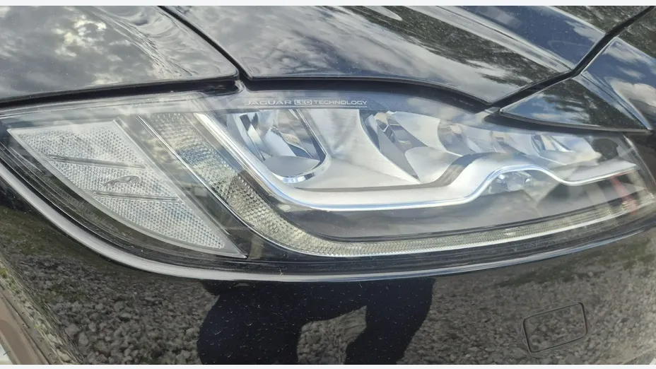 JAGUAR XF -