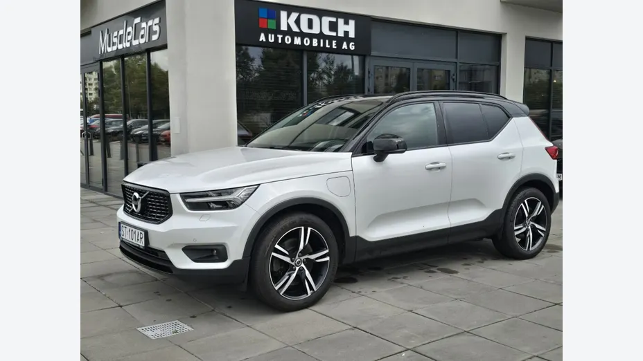VOLVO XC40 -