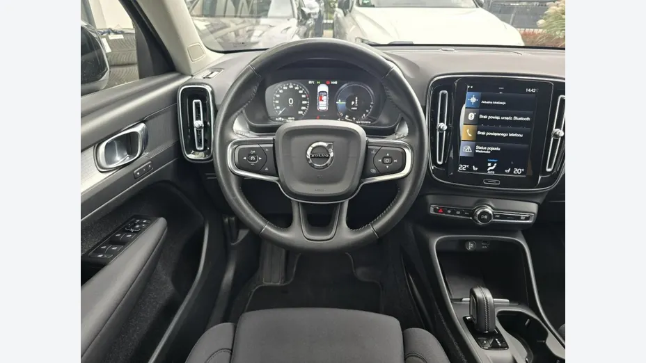 VOLVO XC40 -