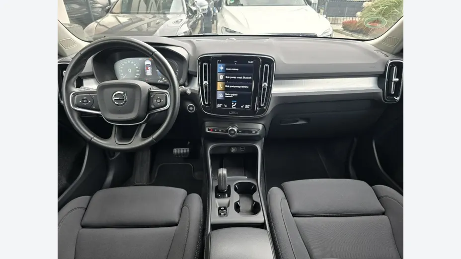 VOLVO XC40 -