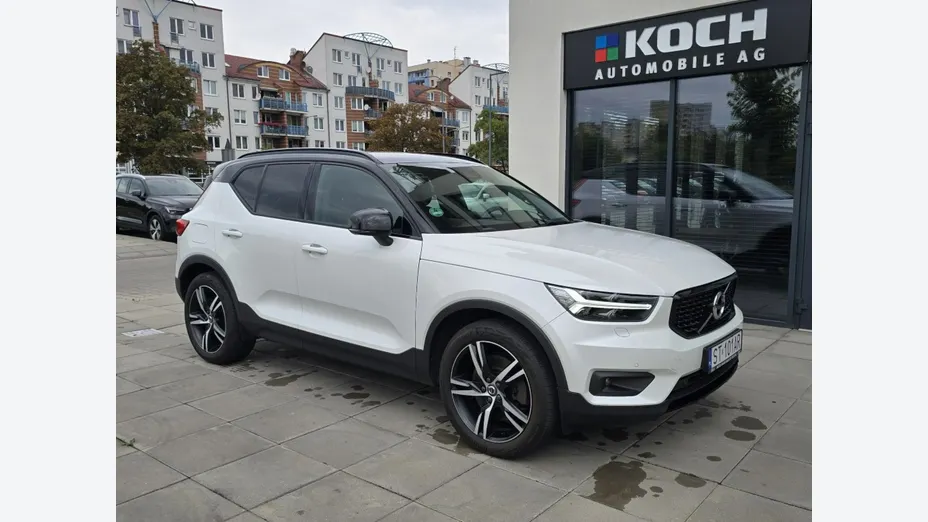 VOLVO XC40 -