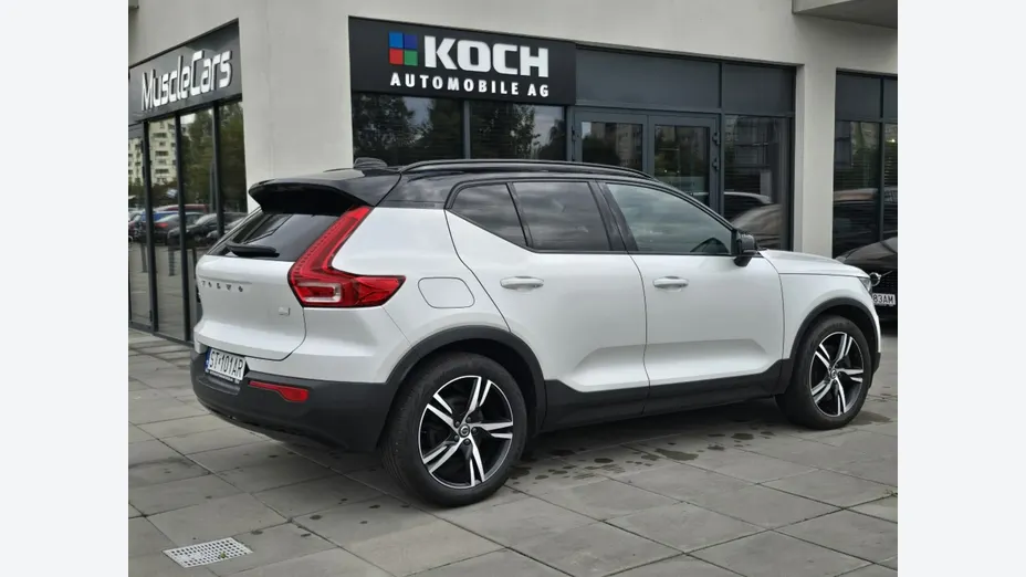 VOLVO XC40 -
