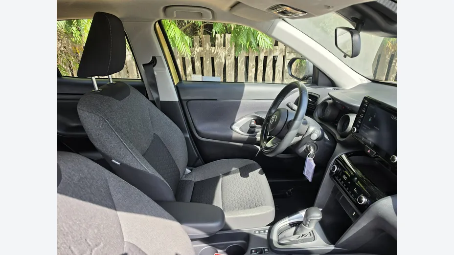 TOYOTA Yaris Cross -