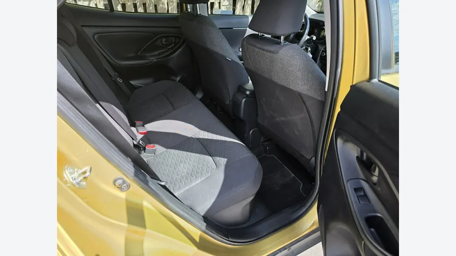 TOYOTA Yaris Cross -
