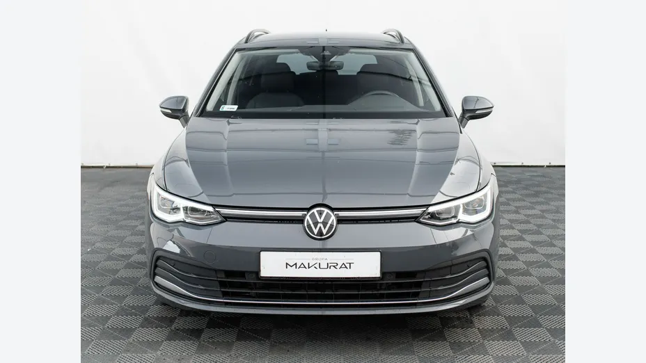 VOLKSWAGEN Golf -