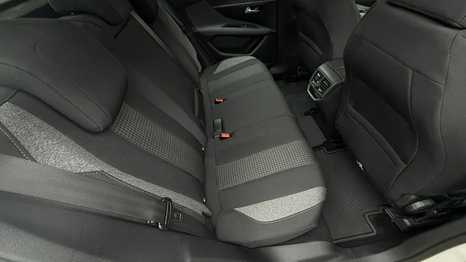 PEUGEOT 3008 -