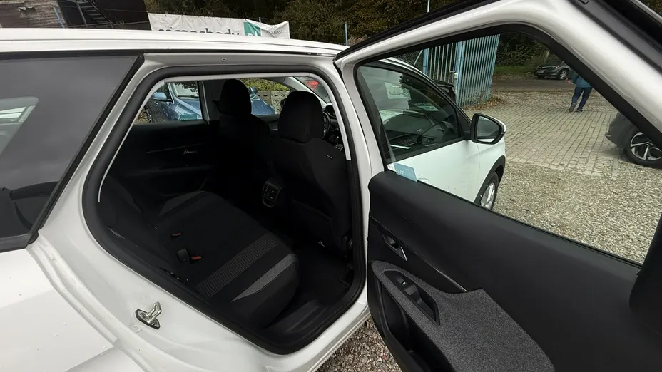 PEUGEOT 3008 -