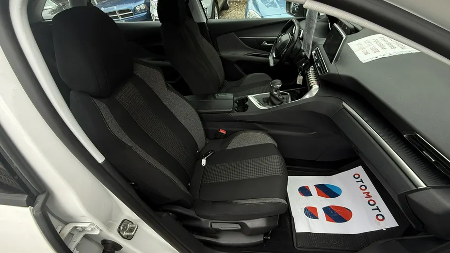 PEUGEOT 3008 -