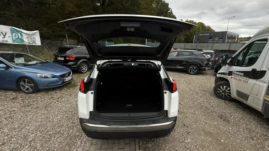 PEUGEOT 3008 -