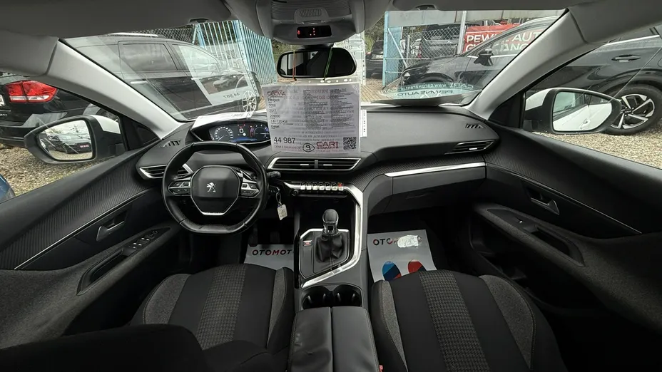 PEUGEOT 3008 -