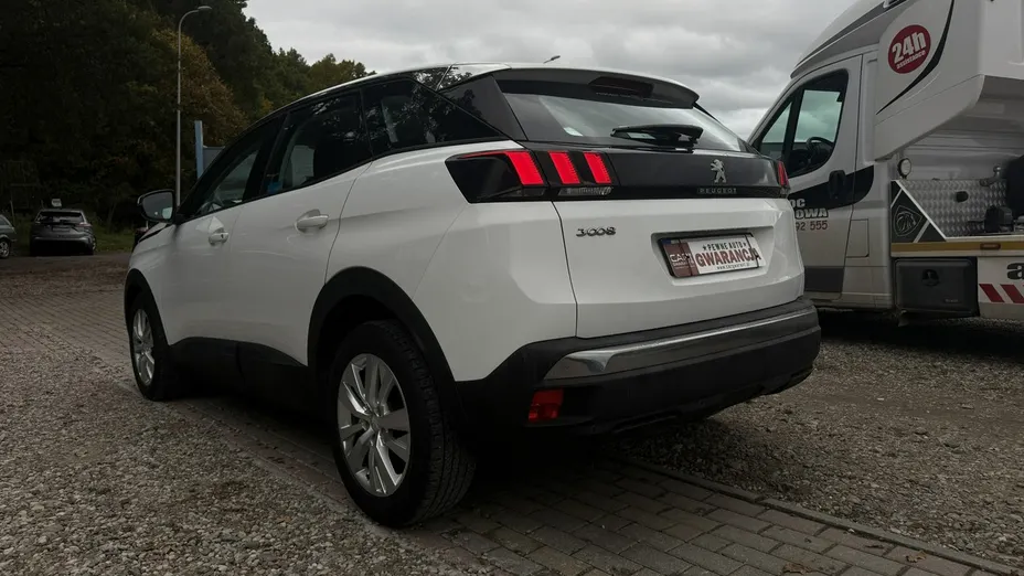 PEUGEOT 3008 -