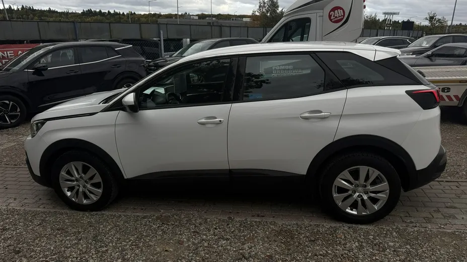 PEUGEOT 3008 -