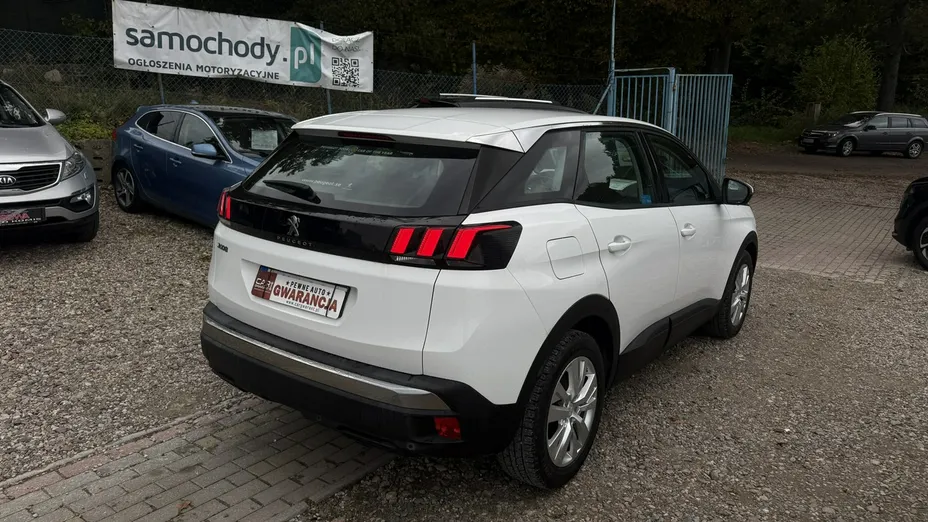 PEUGEOT 3008 -