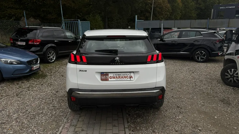PEUGEOT 3008 -