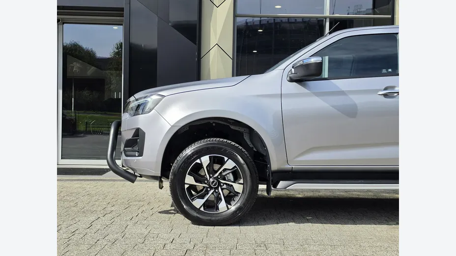 ISUZU D-Max -