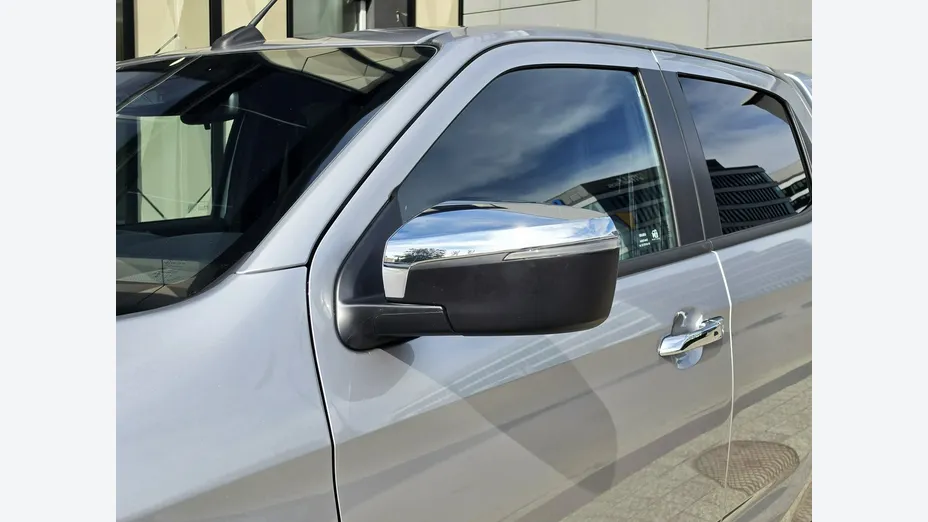 ISUZU D-Max -