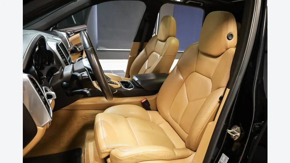 PORSCHE Cayenne -