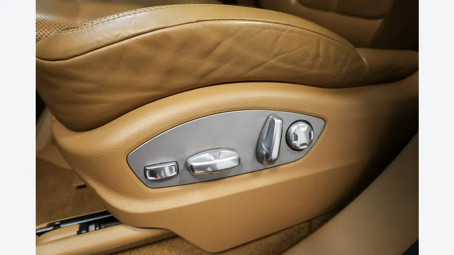 PORSCHE Cayenne -