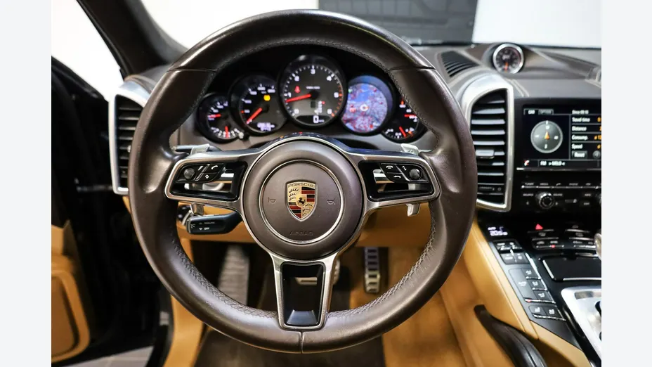 PORSCHE Cayenne -